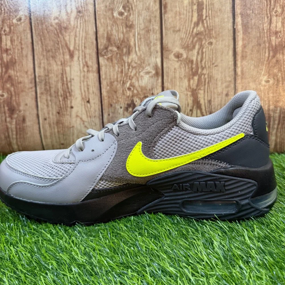 Nike Air Max Excee Sneakers Mens size 9 Atmosphere Grey Neon Yellow Athletic
